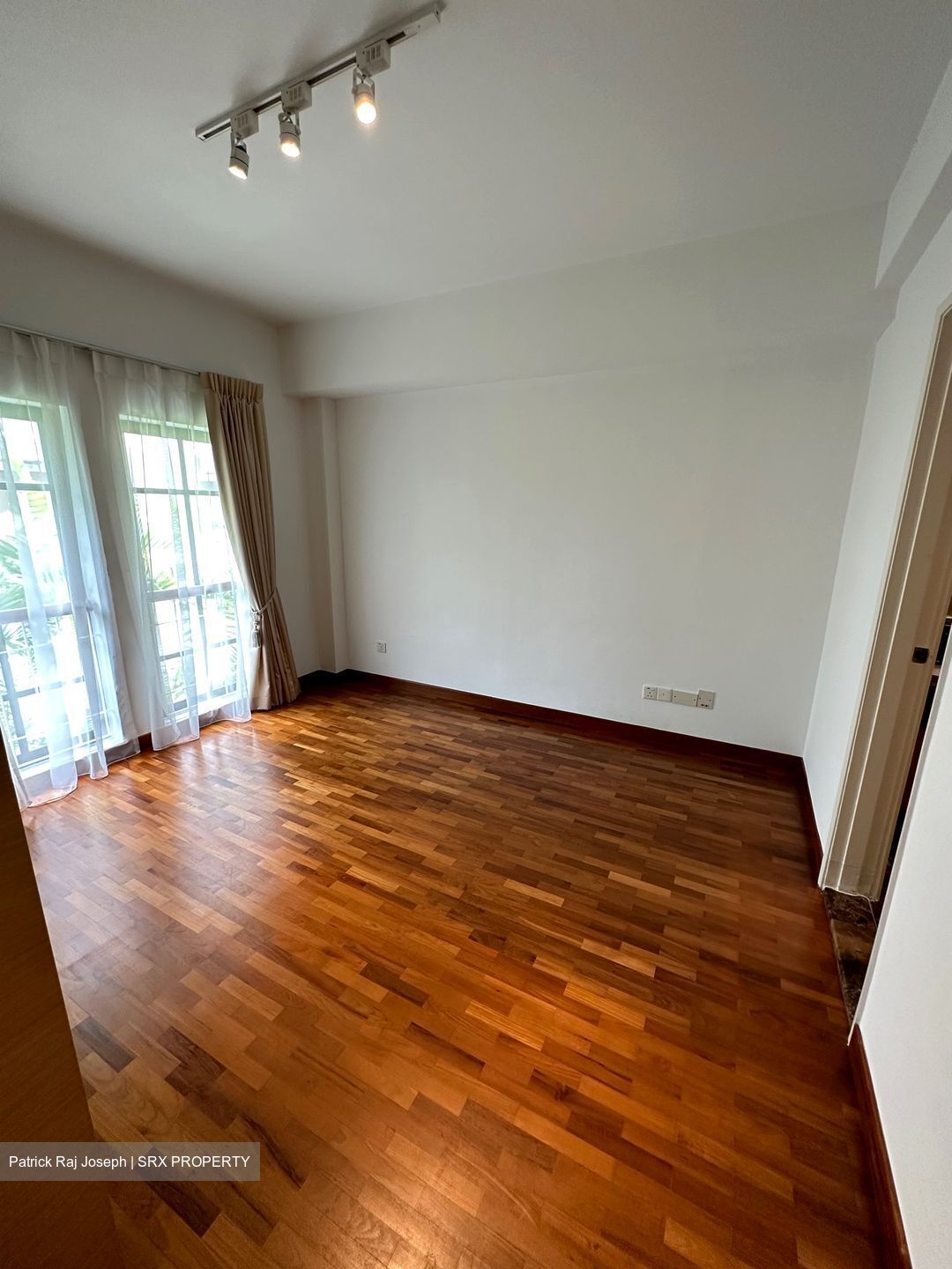 Lloyd Road (D9), Condominium #545499301